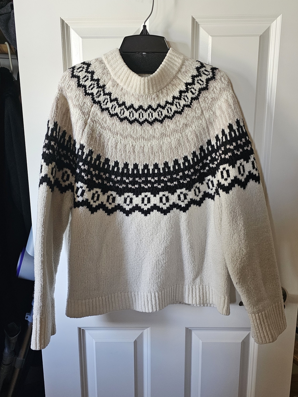 Universal Thread Cream and Black Fair Isle Crewneck Sweater